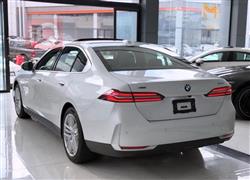 بی ئێم دەبڵیو سیریەس 5